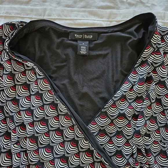 White House Black Market WBHM Faux Wrap Dress Geometric Design Size 6 - Picture 5 of 13